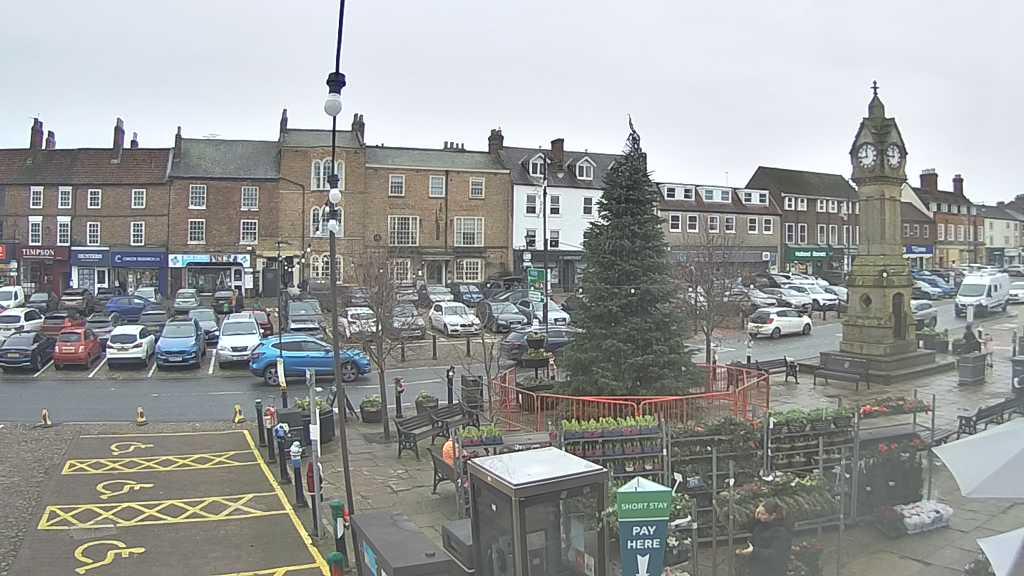 Thirsk webcam overlooking the Market Place