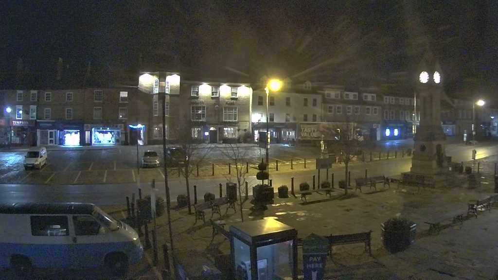 Thirsk webcam overlooking the Market Place