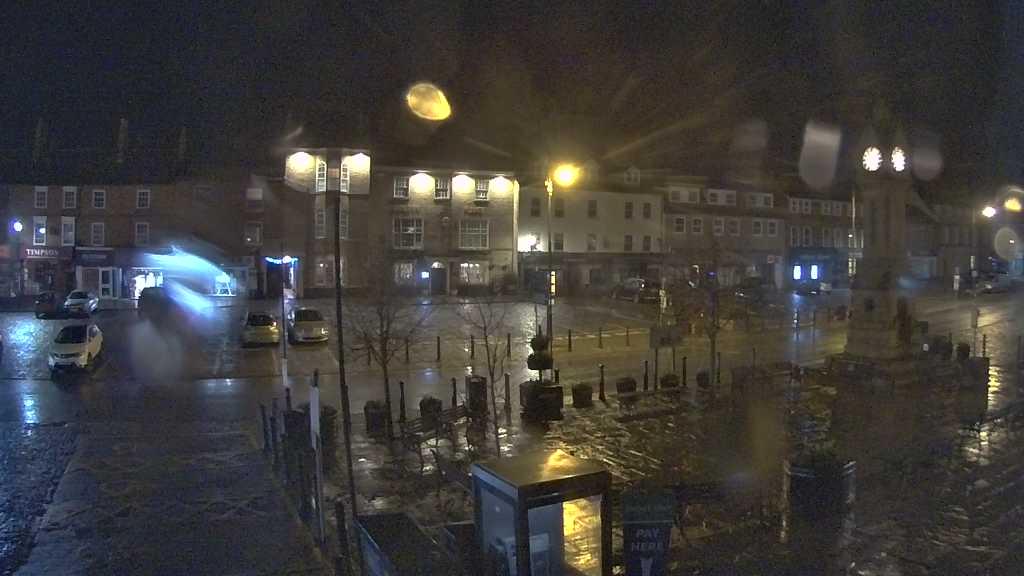 Thirsk webcam overlooking the Market Place