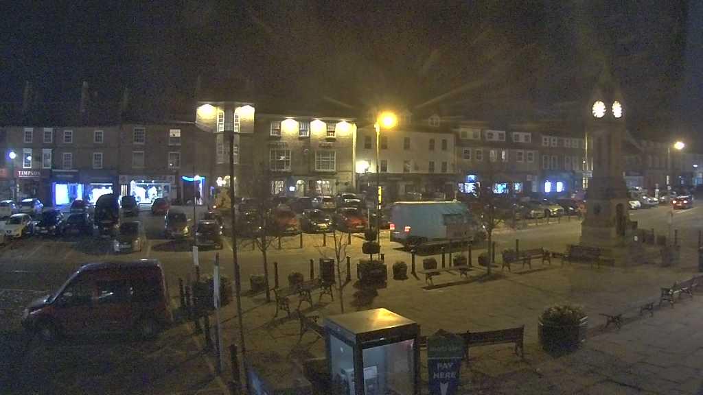 Thirsk webcam overlooking the Market Place
