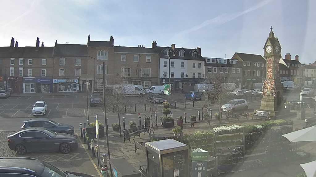 Thirsk webcam overlooking the Market Place