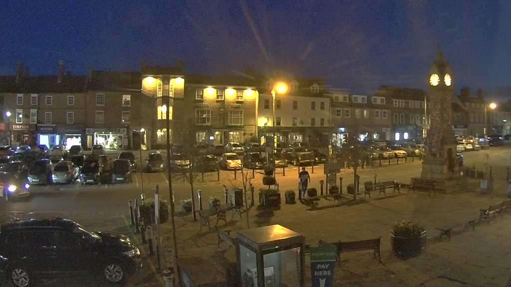 Thirsk webcam overlooking the Market Place