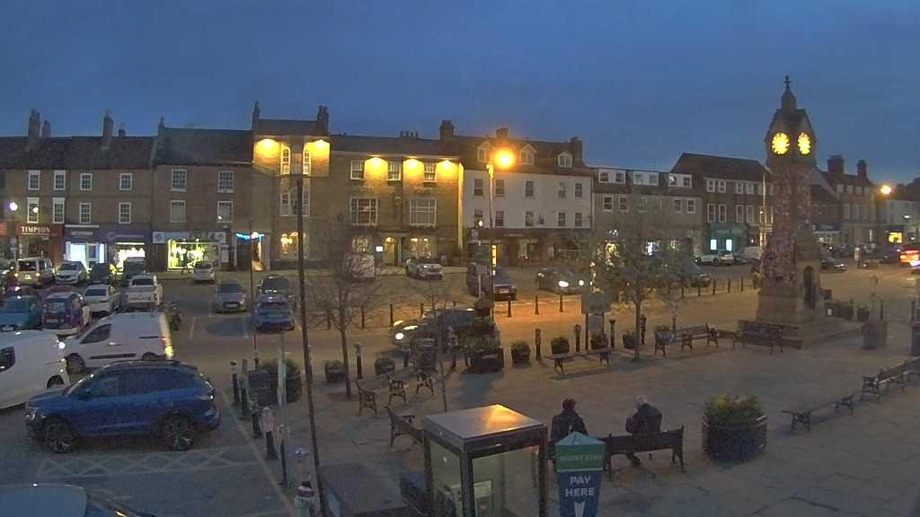 Thirsk webcam overlooking the Market Place
