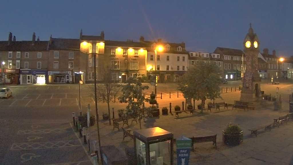 Thirsk webcam overlooking the Market Place