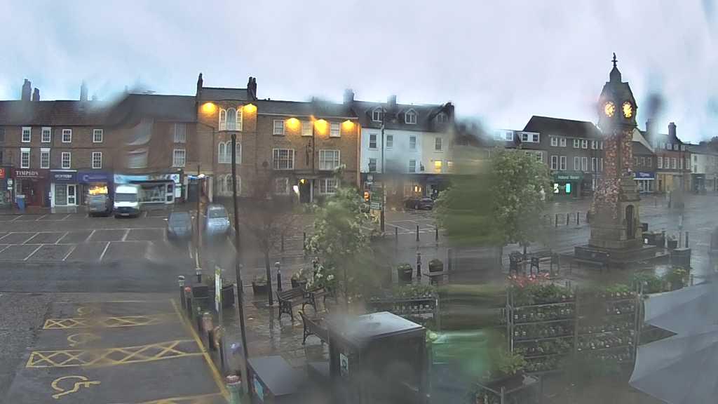 Thirsk webcam overlooking the Market Place