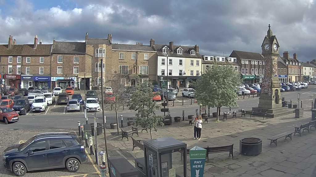 Thirsk webcam overlooking the Market Place
